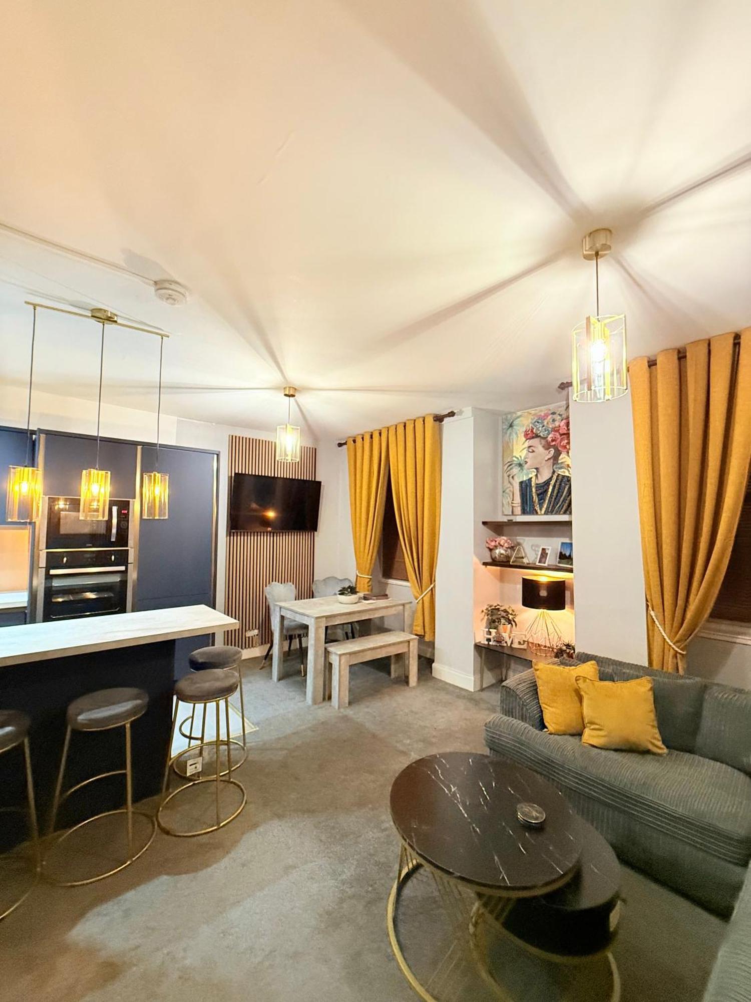Two Bedroom Apartment-Central Edinburgh-Old Town-Licensed Exterior photo